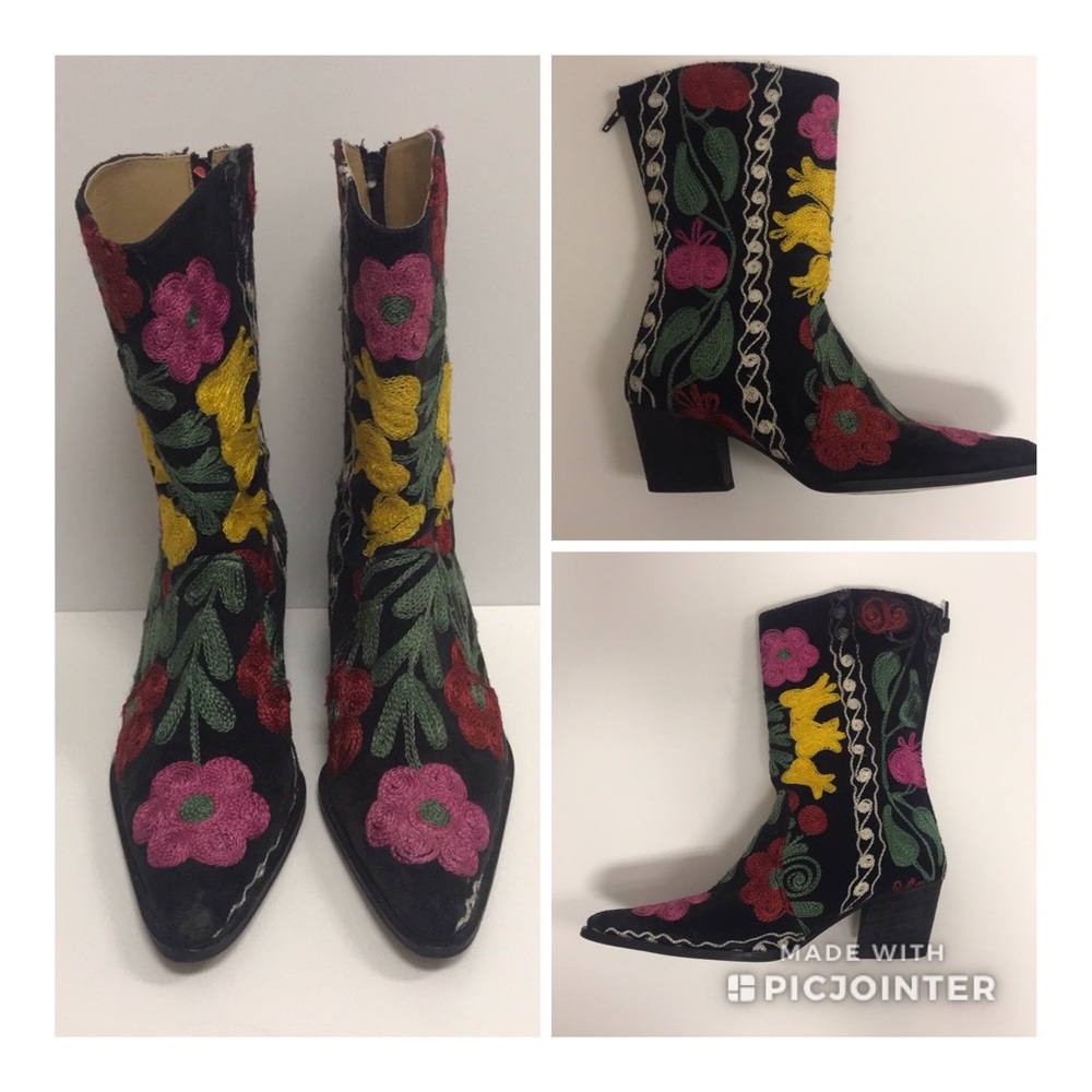 Host Pick🎉🎉 Embroidered Turkish books. Size 36